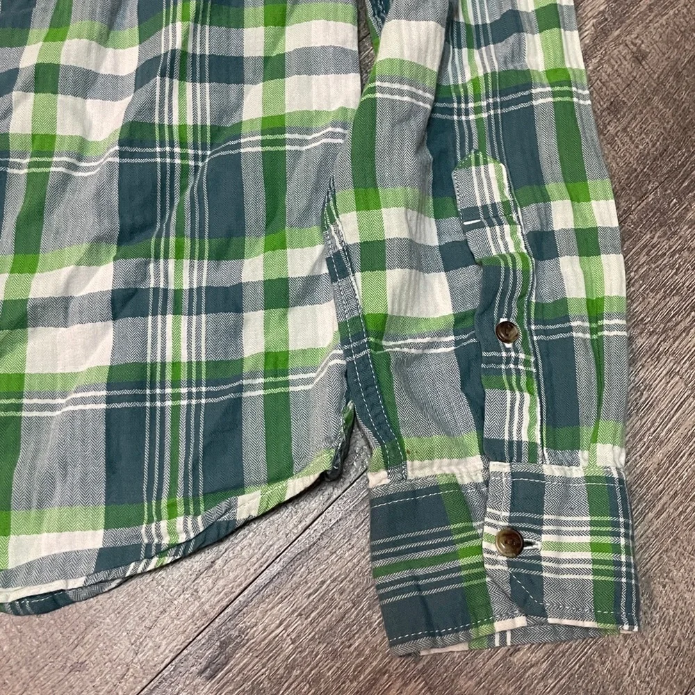 The North Face Green and White‎ Plaid Button Down Shirt size Medium